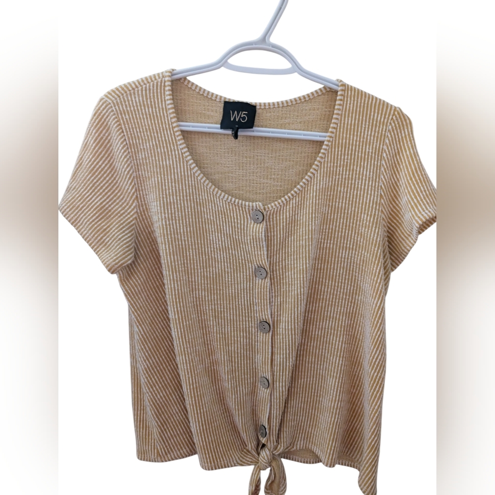 2/22$ W5 Women's Beige Striped Button-Down Shirt